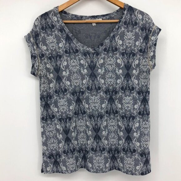 Rose & Olive Blue and White V-neck Abtract print  T-Shirt Lattice Detailing LG - Picture 14 of 14